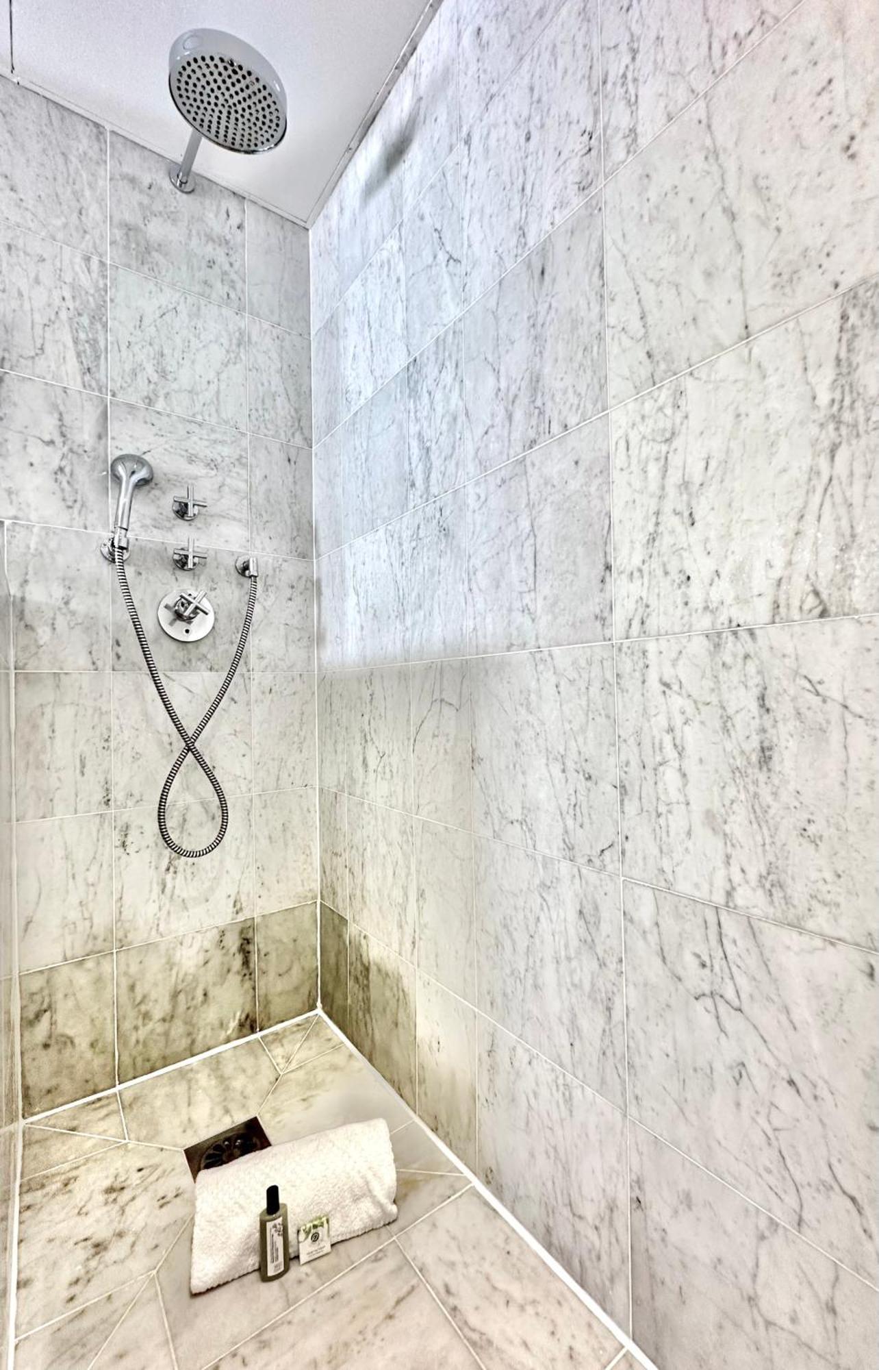 דירות פריז Luxurious Flat In Saint-Germain-Des-Pres מראה חיצוני תמונה